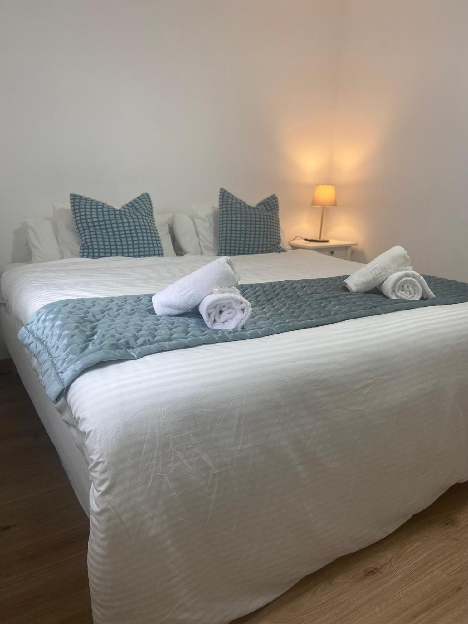 Dh Apartamento Turistico Onís Exteriör bild